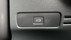 Volvo XC40 2.0 B4P Ultra Dark 5dr Auto Petrol Estate